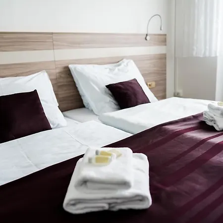 B&B Hotel University Brno ホテル 3*