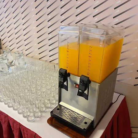 ホテル B&B Hotel University Brno 3*